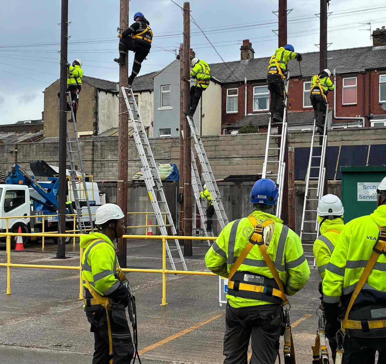 sa001 overhead safety training at https://utilitiestraining.co.uk